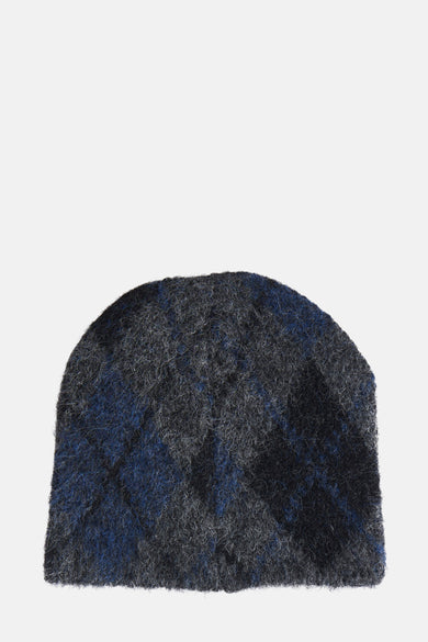 Chapeaux multicolores de MANGO avec une texture grossièrement tricotée et des accents bleus subtils.
