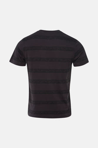 T-shirt noir à manches courtes de Levi's®, avec détails rayés et motif.