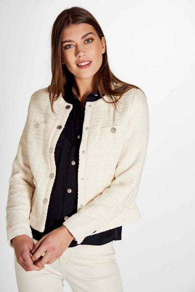 Manteau court blanc de Morgan De Toi, avec une subtile texture et des détails de boutons sur les manches.