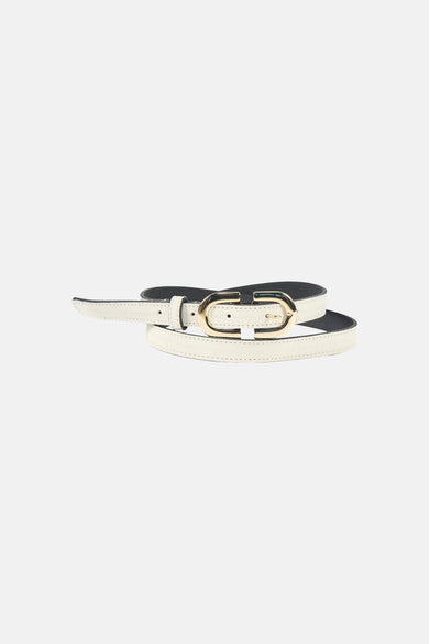 Ceinture écru de Legend, avec une boucle dorée et des coutures subtiles.