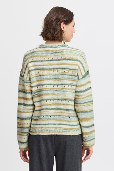 Gilet rond vert de France, avec des rayures horizontales et des détails ouverts.