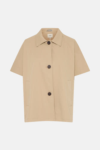Manteau beige de France, avec des manches courtes et des boutons bruns.