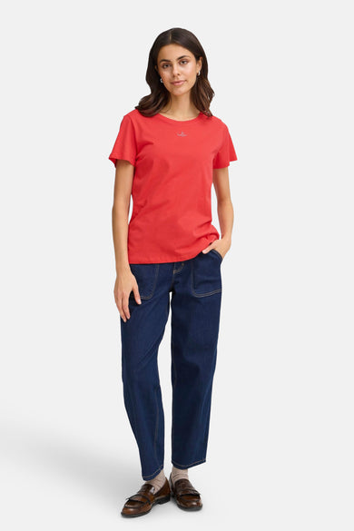 T-shirt rouge à manches courtes de Fransa, avec une petite impression blanche "hello".