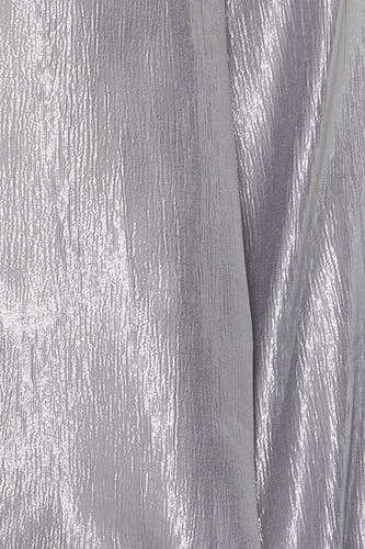 Blouse en argent avec des manches longues de Fransa, avec une texture brillante et froissée.