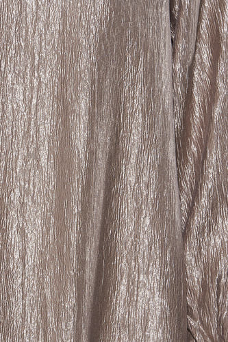 Manteau beige à longues manches de Fransa, avec une texture brillante et froissée.