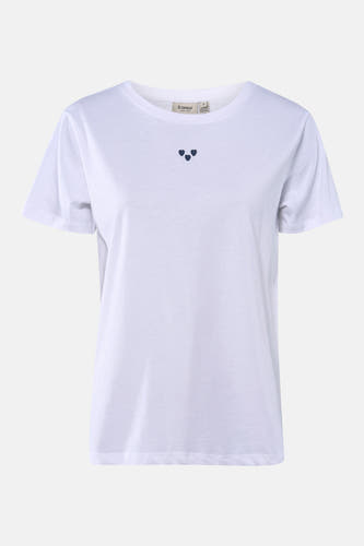 T-shirt blanc à manches courtes de Fransa, avec trois cœurs bleus foncés sur la poitrine.