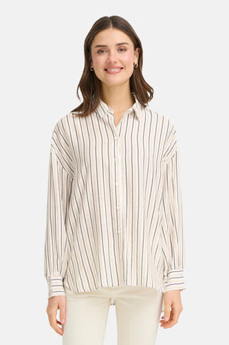 Chemise écru (manches longues) de Fransa, avec rayures et fermeture boutonnée.