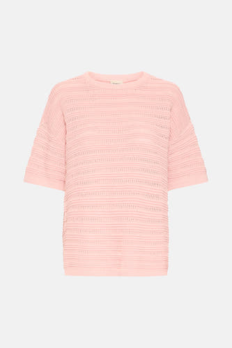 Pull rose à col rond de Fransa, avec une texture en maille ajourée et des manches courtes.