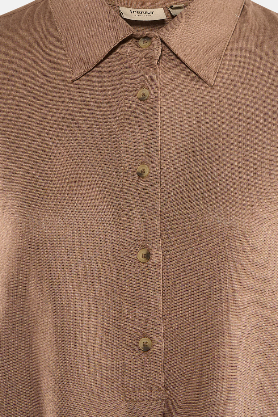 Robe marron à manches courtes de Fransa, avec fermeture boutonnée et col.