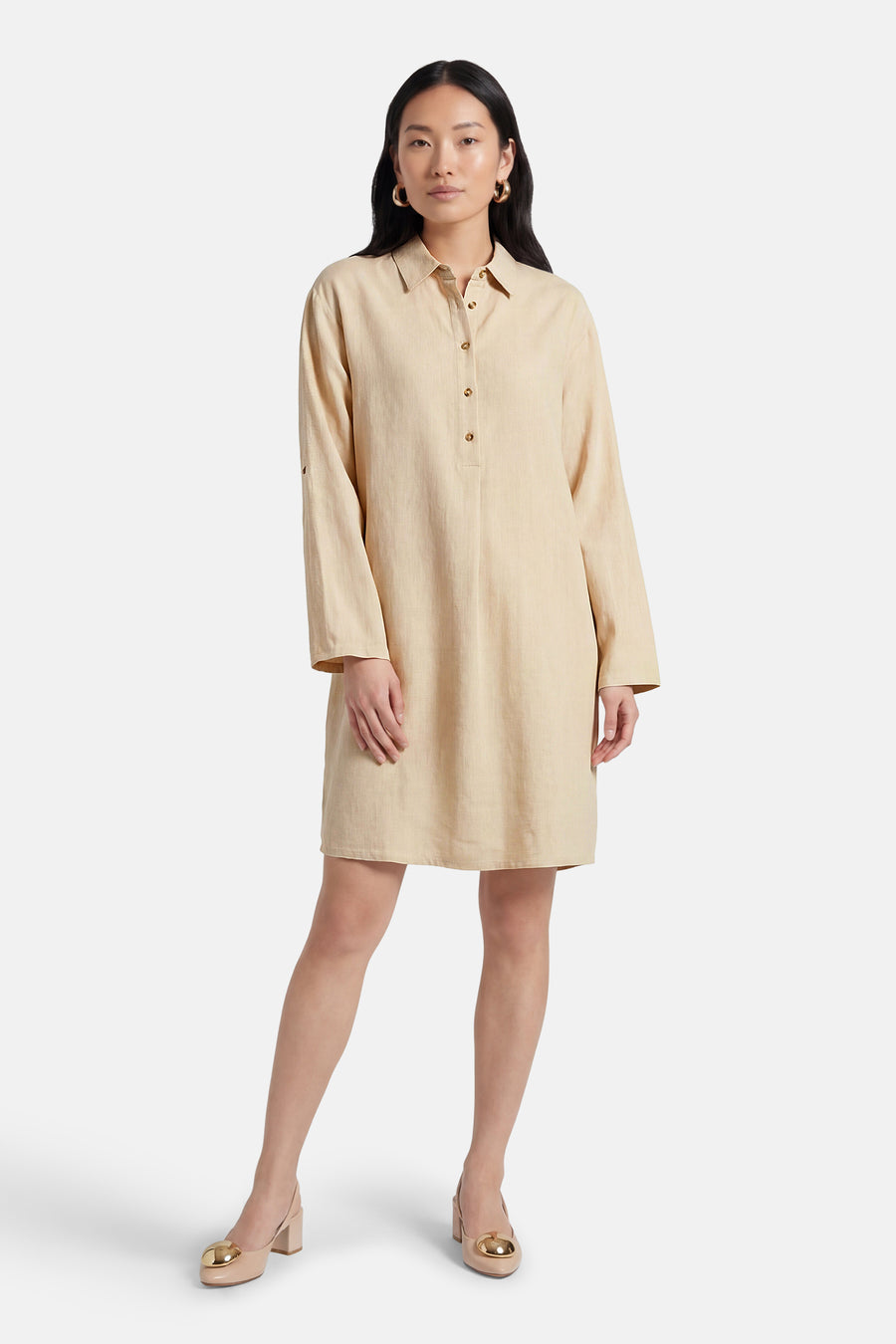 Robe beige à manches courtes de Fransa, avec manches longues et boutons dorés.