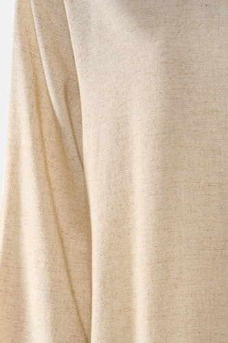 Robe beige à manches courtes de Fransa, avec une texture de lin et des plis subtils.