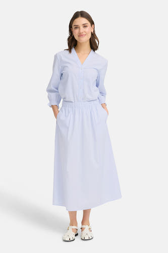 Jupe longue bleue de Fransa, avec un motif à fines rayures subtil et des poches.
