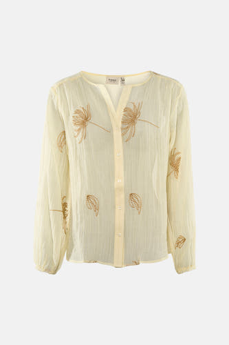 Chemise jaune à manches longues de Fransa, avec tissu plissé, motifs floraux et feuillages brodés brun doré et un col en V avec fermeture à boutons.