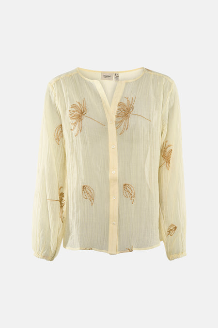 Chemise jaune à manches longues de Fransa, avec tissu plissé, motifs floraux et feuillages brodés brun doré et un col en V avec fermeture à boutons.