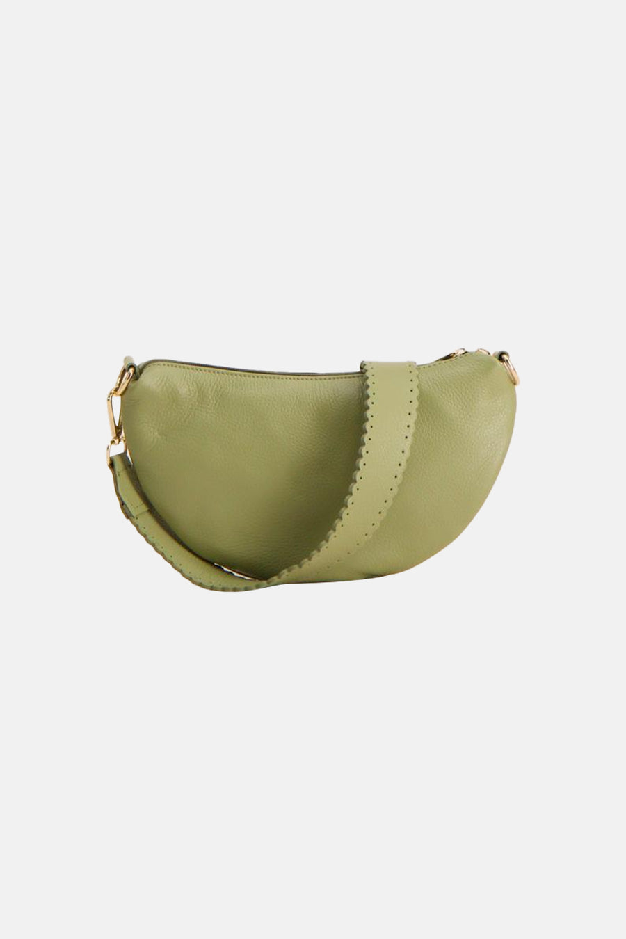 Sac bandoulière en cuir vert Access® avec une forme demi-lune, une bandoulière festonnée et des ferrures de couleur or.