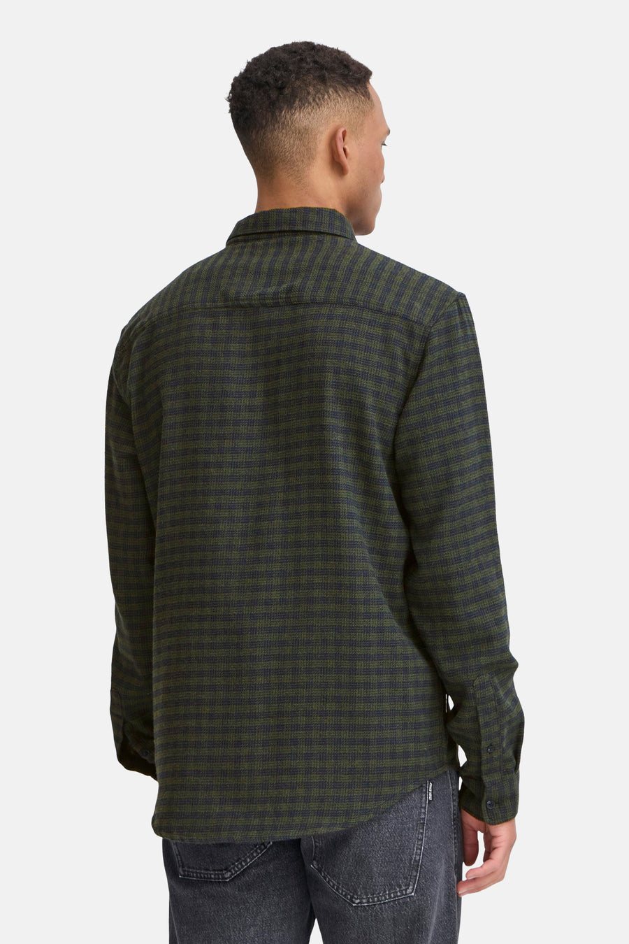 Bruin hemd met lange mouwen van BLEND, met geruit patroon en lange mouwen, gezien van achteren.
