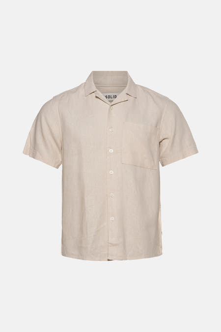 Chemise beige à manches courtes de SOLID, dos avec une texture tissée lisse et col classique.