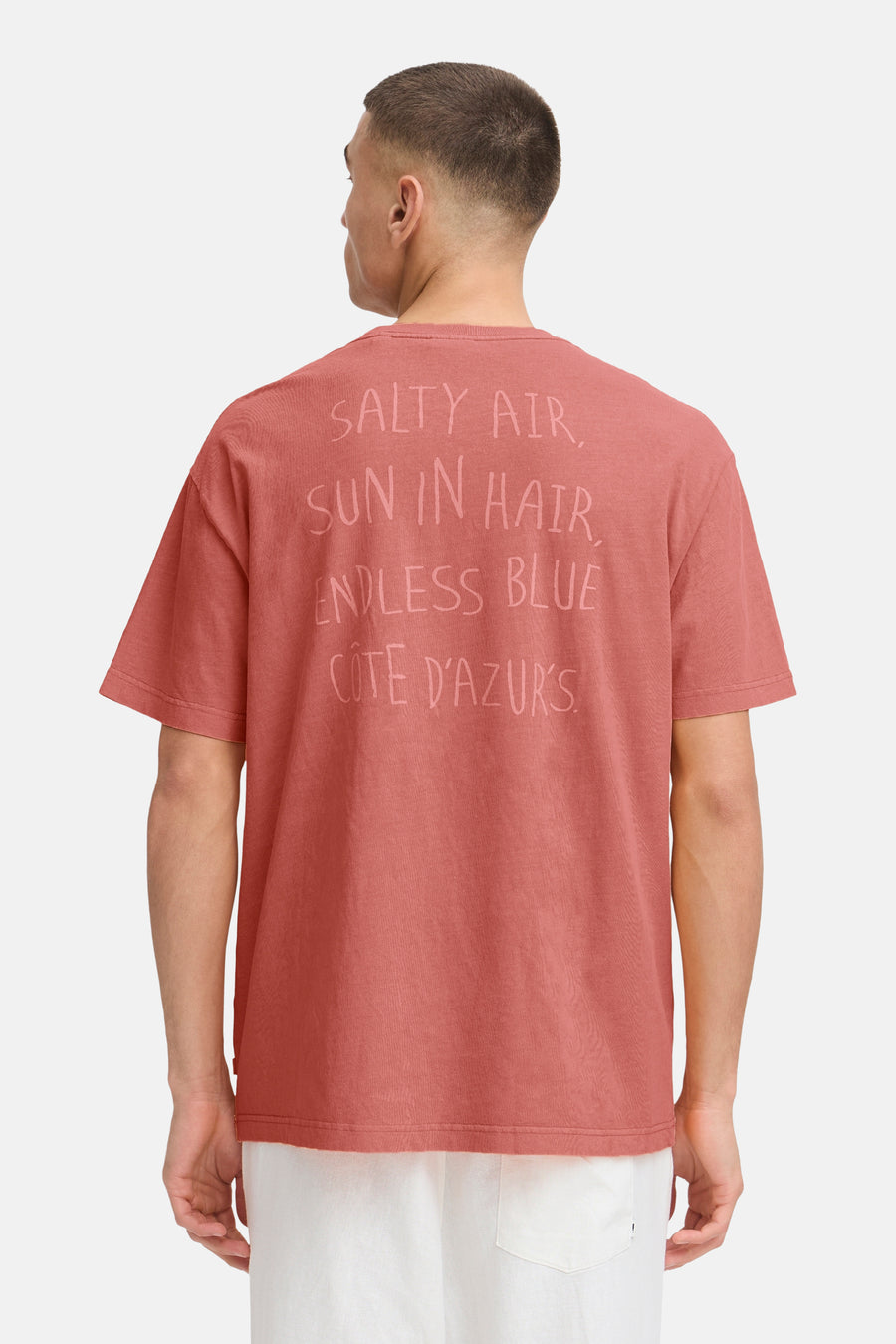 Rood T-shirt met korte mouwen van SOLID, met tekstprint op de achterkant, losse pasvorm.
