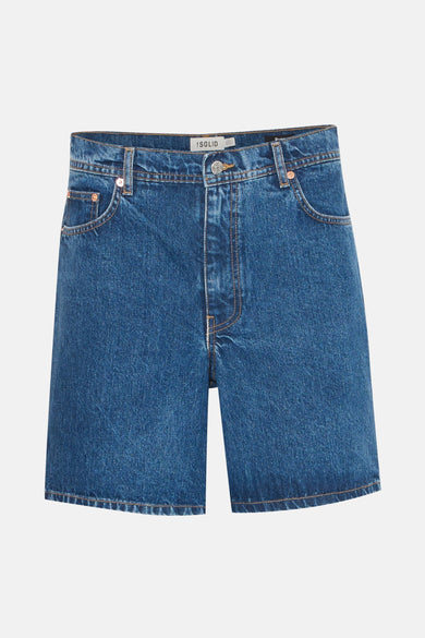 Jean court en denim bleu marine de SOLID, avec des poches arrière et une étiquette en cuir.