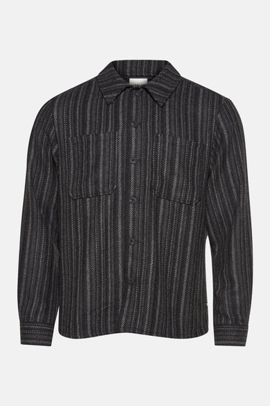 Chemise grise à carreaux à manches longues de SOLID, avec collet et fermeture à boutons.