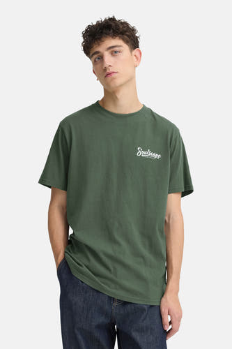 T-shirt vert avec manches courtes de SOLID, avec un logo blanc sur la poitrine et une apparence décontractée.