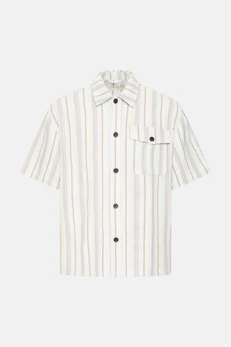 Chemise rayée à manches courtes multicolore de SOLID, confectionnée en tissu texturé avec boutons foncés et poche poitrine.
