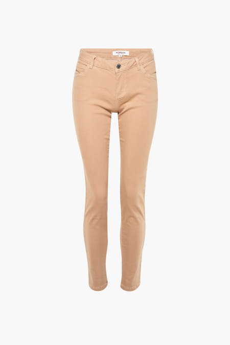 Pantalon beige de Morgan De Toi, vue arrière, avec des poches arrière et des passants.