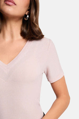 T-shirt rose à manches courtes de Morgan De Toi, avec un col V.