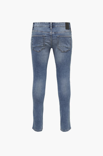 Slim fit jeans in mid-blue denim van ONLY & SONS, met klassieke achterzakken.
