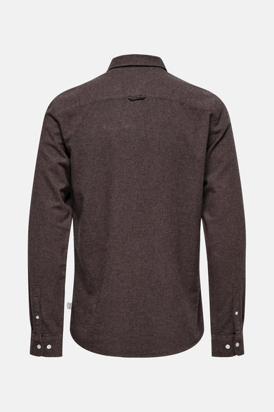 Bruin overhemd met lange mouwen van ONLY & SONS®, achterkant met subtiele textuur en knoopdetails.