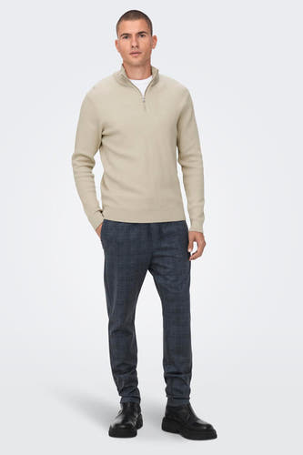 Sweat-shirt écru avec col montant de ONLY & SONS, à longues manches et fermeture à glissière partielle.