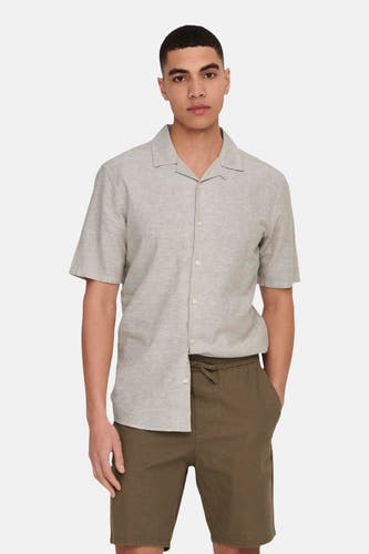 Chemise beige à manches courtes de ONLY & SONS®, vue arrière avec col et texture de tissu lisse.