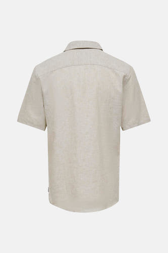 Beige overhemd met korte mouwen van ONLY & SONS®, achteraanzicht met kraag en effen weefseltextuur.

