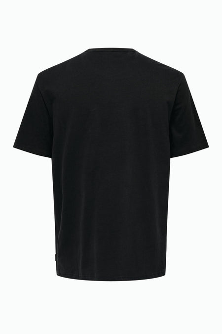 T-shirt noir d'ONLY & SONS, à manches courtes et col rond, vu de l'arrière.
