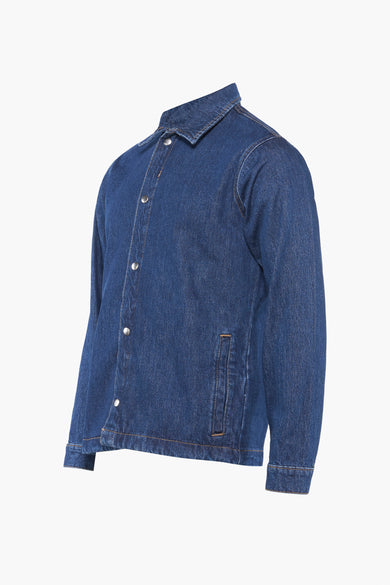 Jean en denim de ONLY & SONS®, à longues manches, fermeture à boutons et poche brodée.