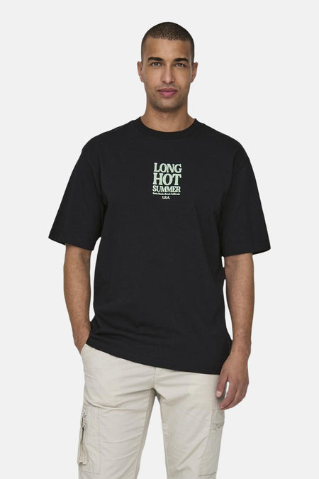 T-shirt noir à manches courtes de ONLY & SONS®, avec une grande impression menthe sur le dos.