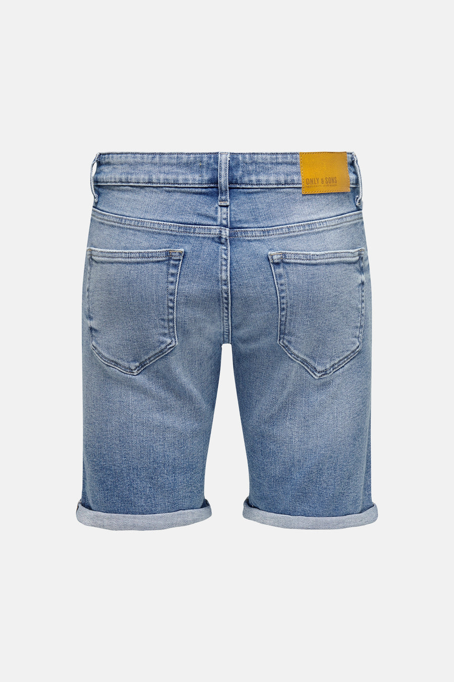 Short en jean bleu délavé ONLY & SONS avec poches arrière et ourlets retroussés.