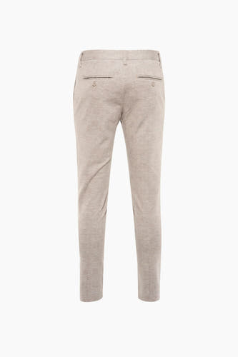 Bruine kostuumbroek van ONLY & SONS®, met een subtiele ruit, achterzakken met knoopsluiting, en een slanke pasvorm.
