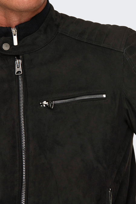 Veste courte noire ONLY & SONS, avec fermeture à glissière et une poche poitrine zippée.
