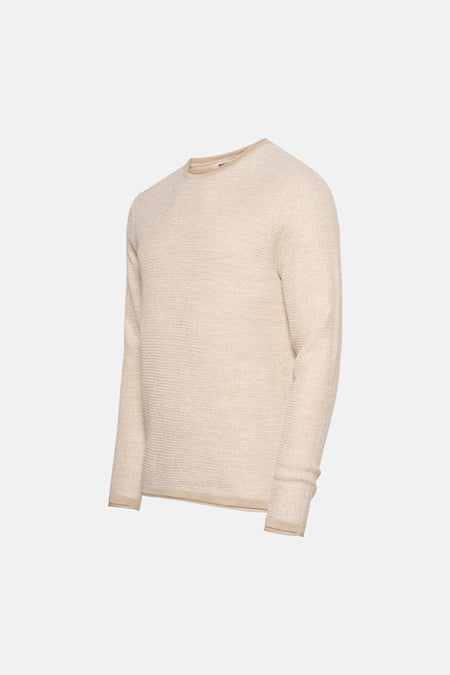 Pull écru à col rond ONLY & SONS®, avec un motif en maille fine et une coupe classique.
