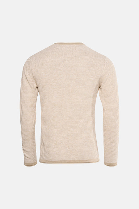 Pull de couleur écru à col rond de ONLY & SONS®, motif texturé en maille fine, manches longues et bords contrastés.