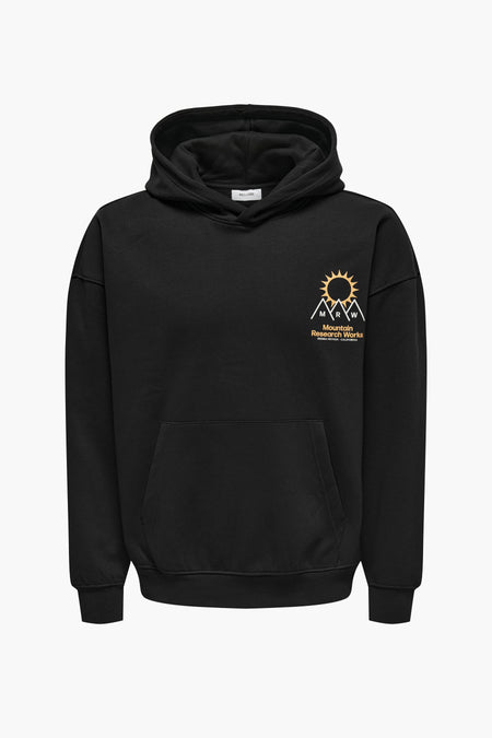 Gilet noir avec capuche de ONLY & SONS, doté d'un logo sur la poitrine et d'une poche à l'avant.