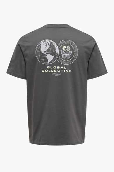 Grijs T-shirt met korte mouwen van ONLY & SONS, met wereldbol en decoratieve tekstprint op de rug.
