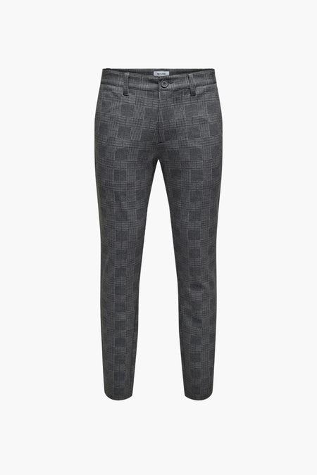 Chino gris d'ONLY & SONS avec un motif de carreaux et des plis subtils.