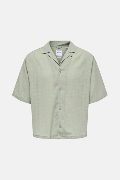 T-shirt kaki à manches courtes de ONLY & SONS®, avec un motif de carreaux subtil et une coupe décontractée, dos.
