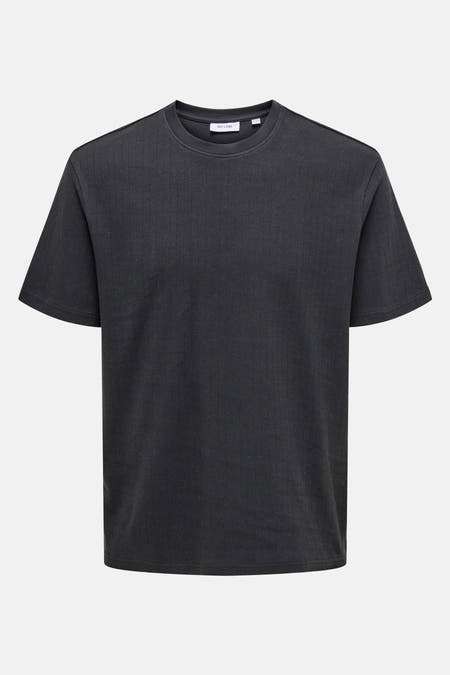 T-shirt noir à manches courtes de ONLY & SONS®, avec une fine texture côtelée, envers visible.