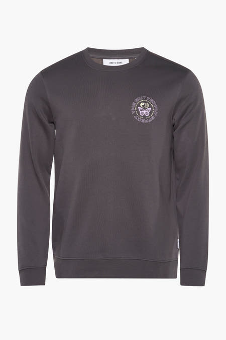 Pull-over gris d'ONLY & SONS, détail de la manche avec étiquette.