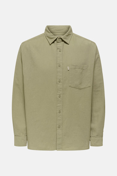 Chemise verte à manches longues d'ONLY & SONS, avec un col classique et des boutons aux poignets.