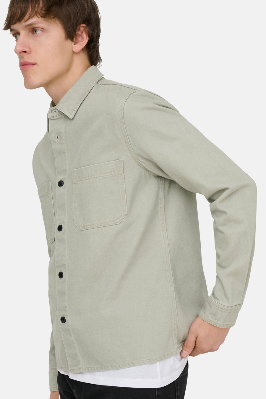 Chemise verte ONLY & SONS, à manches longues, avec fermeture boutonnée et poche poitrine.