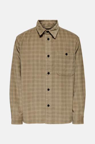 Chemise beige à longues manches ONLY & SONS®, avec un motif de carreaux subtil et une poche po.